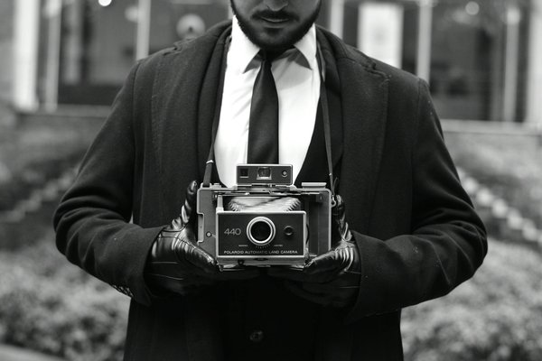 Transformez votre style quotidien : Le guide essentiel pour associer vos accessoires en or blanc avec sophistication.